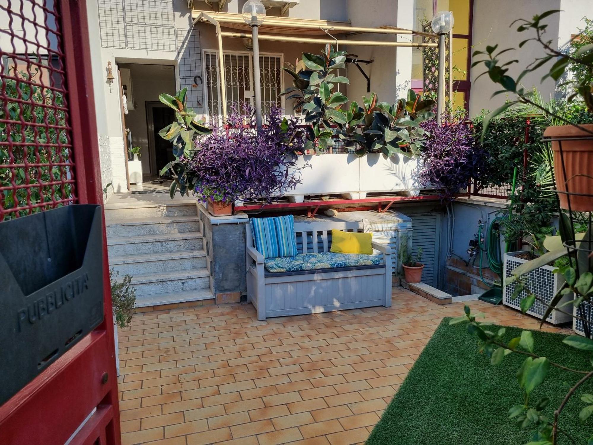 Intero Appartamento Con Giardino E Parcheggio Roma Exterior foto